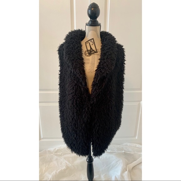 Black furry vest - Picture 3 of 13